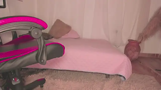Teen Innocent online show from 09-18-25, 08:33