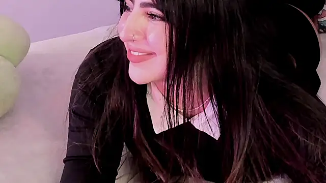 Snapshot of Camila_Matinez_ chatting on 10-21-25, 12:11 Camila Matinez online show from 10-21-25, 12:11