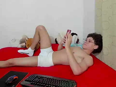 Tom Blues online show from 10-08-25, 01:53