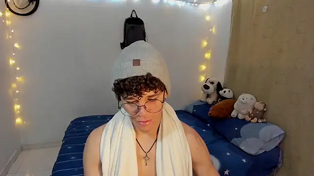 Snapshot of Tom_Blues chatting on 11-27-25, 12:40 Tom Blues online show from 11-27-25, 12:40