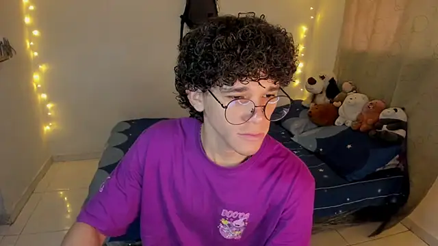 Snapshot of Tom_Blues chatting on 01-16-26, 01:37 Tom Blues online show from 01-16-26, 01:37