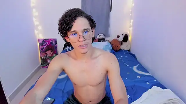 Snapshot of Tom_Blues chatting on 03-03-26, 12:50 Tom Blues online show from 03-03-26, 12:50