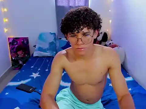 Snapshot of Tom_Blues chatting on 03-11-26, 09:54 Tom Blues online show from 03-11-26, 09:54