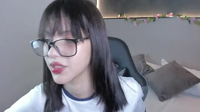 Snapshot of nessnesta chatting on 09-12-25, 07:47 nessnesta online show from 09-12-25, 07:47