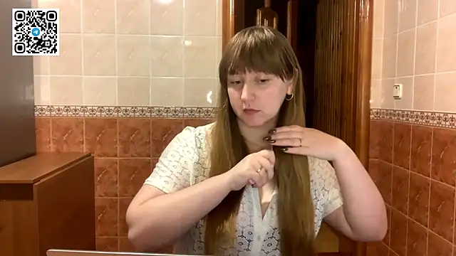 MaroonMoon  online show from 11-17-25, 09:09