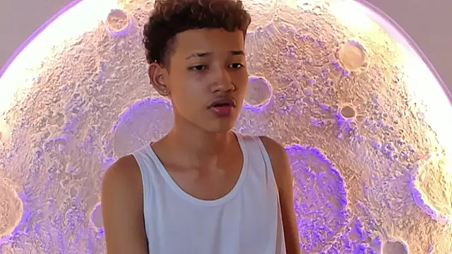  Noah19 online show from 10-10-25, 01:10