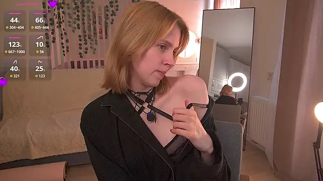 Snapshot of sofiapurex chatting on 05-09-26, 01:44 sofiapurex online show from 05-09-26, 01:44