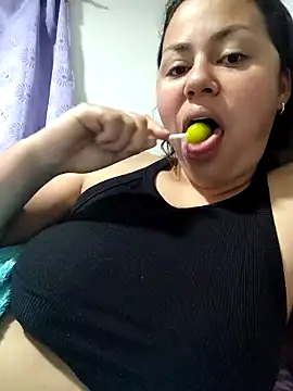 camila-titis online show from 05-12-26, 03:58