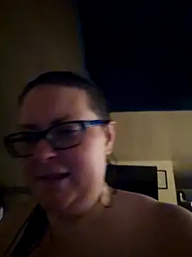 Snapshot of Yamiko42 chatting on 04-14-26, 01:17 Yamiko42 online show from 04-14-26, 01:17