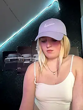 DieBlondeHannah online show from 09-10-25, 01:22