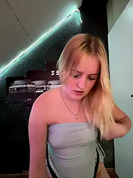 DieBlondeHannah online show from 09-11-25, 03:01