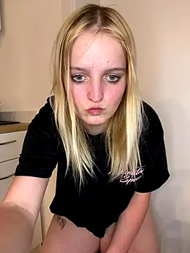 DieBlondeHannah online show from 09-17-25, 04:08
