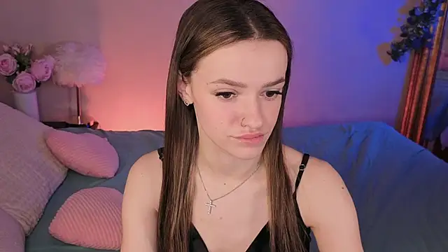 E l i z e  online show from 05-16-26, 05:15