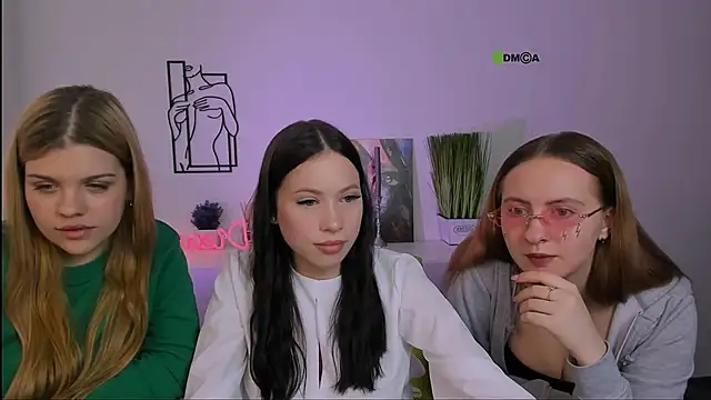 mila glow1 online show from 09-16-25, 09:21