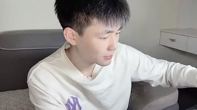 Snapshot of xiaoyang5200 chatting on 10-21-25, 03:46 xiaoyang5200 online show from 10-21-25, 03:46