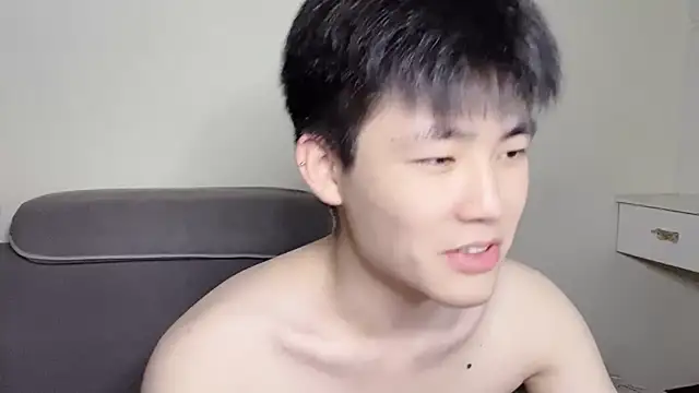 Snapshot of xiaoyang5200 chatting on 11-09-25, 04:05 xiaoyang5200 online show from 11-09-25, 04:05