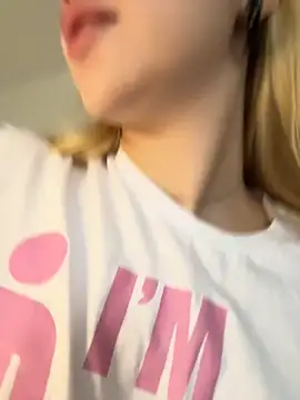 LunaMillie online show from 09-25-25, 04:38