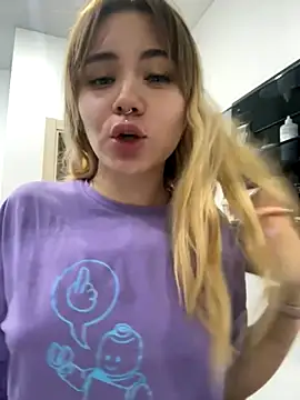 LunaMillie online show from 10-25-25, 07:30