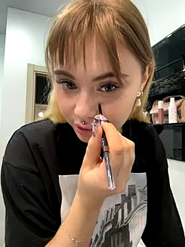 LunaMillie online show from 12-01-25, 09:47