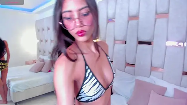 Snapshot of miyu_lu chatting on 04-12-26, 02:11 miyu lu online show from 04-12-26, 02:11