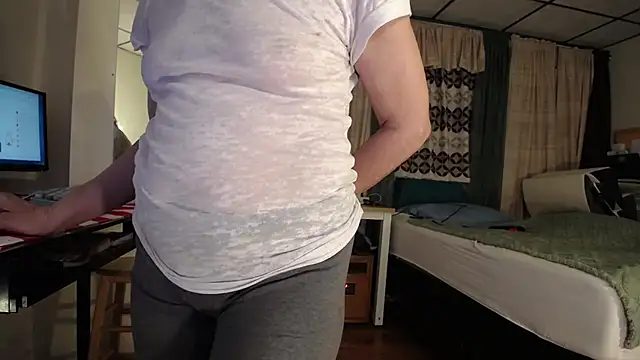 Snapshot of ANALTRAINING4U2 chatting on 02-20-25, 04:18 ANALTRAINING4U2 online show from 02-20-25, 04:18