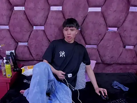 Bruno Cruzz online show from 11-14-25, 02:54