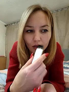 Snapshot of VeroLoverx chatting on 10-14-25, 03:13 VeroLoverx online show from 10-14-25, 03:13