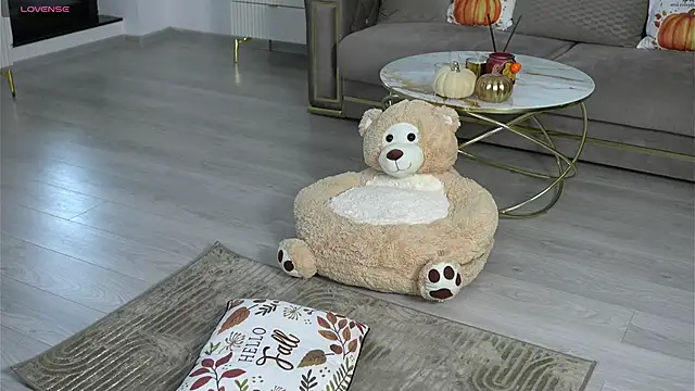 Snapshot of Ellyxxxelly chatting on 10-19-25, 11:55 Ellyxxxelly online show from 10-19-25, 11:55