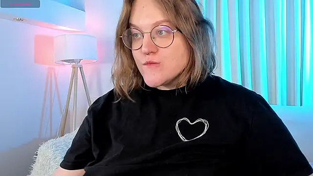 Snapshot of Alissa_S chatting on 11-11-25, 04:29 Alissa S online show from 11-11-25, 04:29