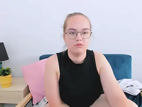 Snapshot of AliceCrazy69 chatting on 10-03-25, 12:02 AliceCrazy69 online show from 10-03-25, 12:02