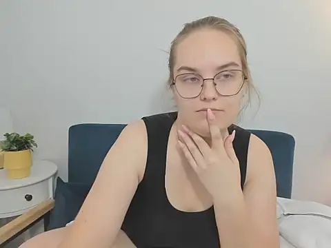 Snapshot of AliceCrazy69 chatting on 11-16-25, 11:49 AliceCrazy69 online show from 11-16-25, 11:49