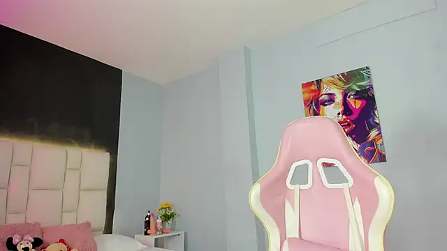 Snapshot of SammyRose_ chatting on 10-04-25, 08:18 SammyRose online show from 10-04-25, 08:18