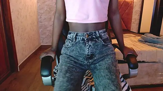 Snapshot of katia_green1 chatting on 09-19-25, 02:40 katia green1 online show from 09-19-25, 02:40