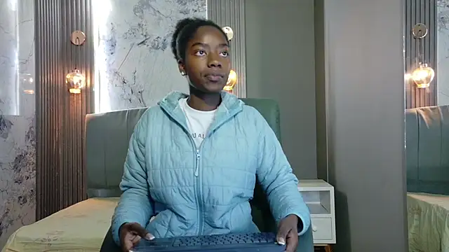 Snapshot of katia_green1 chatting on 10-02-25, 11:39 katia green1 online show from 10-02-25, 11:39