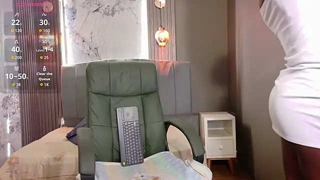 Snapshot of katia_green1 chatting on 10-23-25, 12:04 katia green1 online show from 10-23-25, 12:04