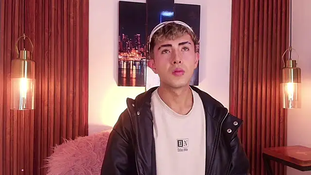 NoahXitrux online show from 09-13-25, 01:11