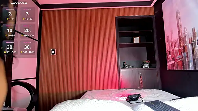 BritanyBrown  online show from 11-21-25, 12:15