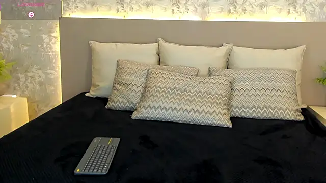 MilaGrace1 online show from 09-30-25, 10:20