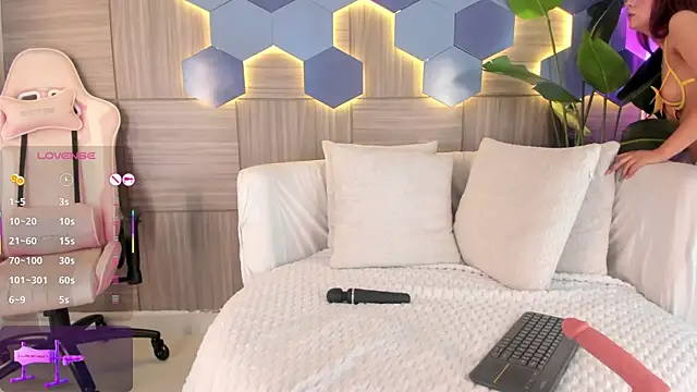 MilaGrace1 online show from 05-02-26, 11:37