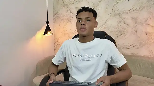 Valentino Thompson online show from 10-01-25, 08:15