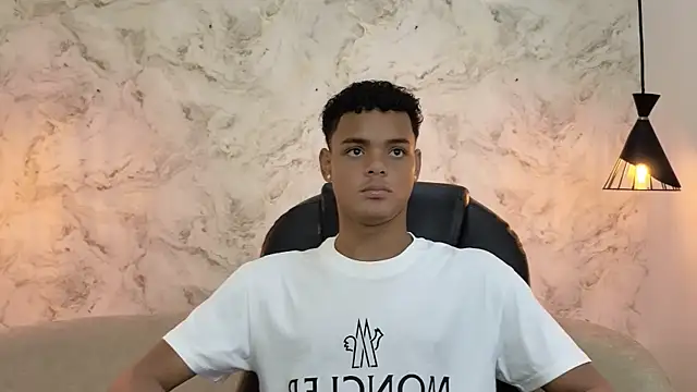 Valentino Thompson online show from 10-08-25, 07:44