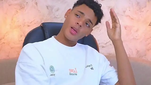 Valentino Thompson online show from 10-27-25, 08:02