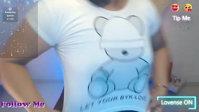 Snapshot of miyu_charlotte chatting on 10-14-25, 01:28 miyu charlotte online show from 10-14-25, 01:28