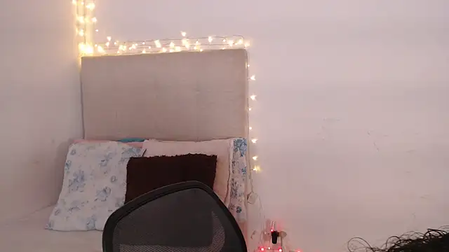 Snapshot of adelen_smith chatting on 09-28-25, 04:34 adelen smith online show from 09-28-25, 04:34