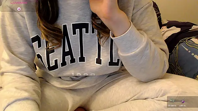 Snapshot of BestOfTheSexy chatting on 10-31-25, 01:23 BestOfTheSexy online show from 10-31-25, 01:23