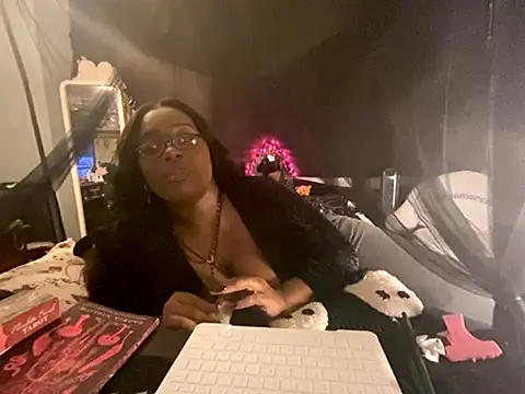 ebunnybri online show from 09-12-25, 02:22