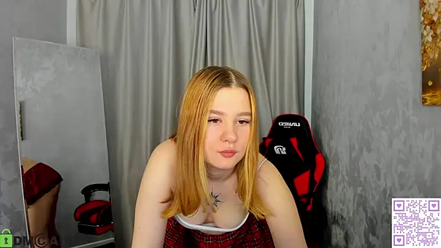 Snapshot of Brenda_Puff chatting on 11-09-25, 12:53 Brenda Puff online show from 11-09-25, 12:53