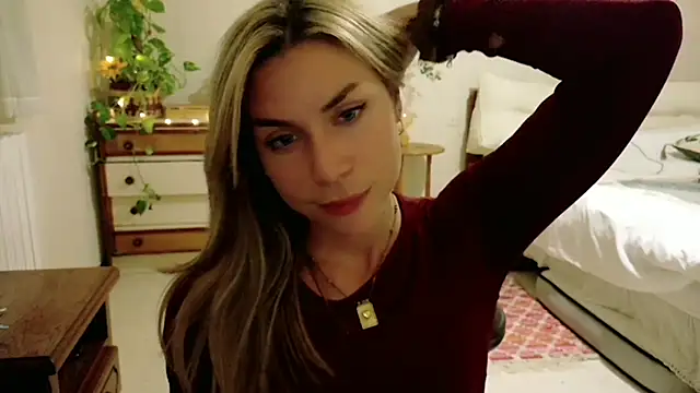 Snapshot of wonderalice31 chatting on 10-23-25, 07:12 wonderalice31 online show from 10-23-25, 07:12