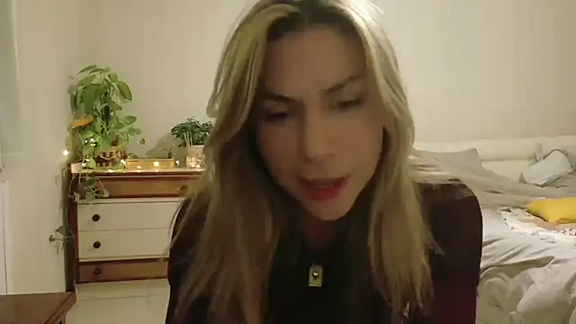 Snapshot of wonderalice31 chatting on 11-04-25, 08:19 wonderalice31 online show from 11-04-25, 08:19