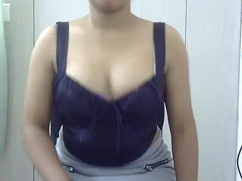 Snapshot of Iam_Riya chatting on 10-29-25, 04:37 Iam Riya online show from 10-29-25, 04:37